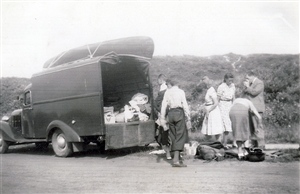 Au camping à Le Coq en 1938.  On arrive !