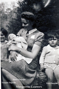 Marguerite avec les 3 enfants de sa soeur Irène (Yolande, Yves et Pierre)