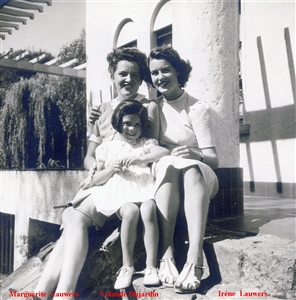 Les 2 soeurs Marguerite et Irène Lauwers, avec Yolande