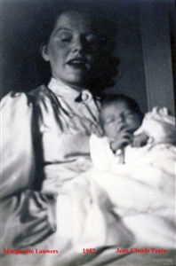 Jean-Claude dans les bras de sa maman (février 1952)