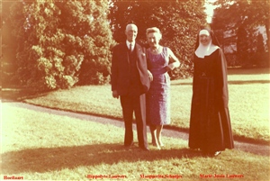 Hippolyte Lauwers, sa seconde épouse Marguerite Schutjes et sa fille Josée à Hoeilaart, dans la propriété "Les Etangs"