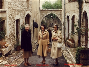 Les 3 soeurs Josée, Irène et Marguerite Lauwers à Saint Paul de Vence.  Pâques 1982